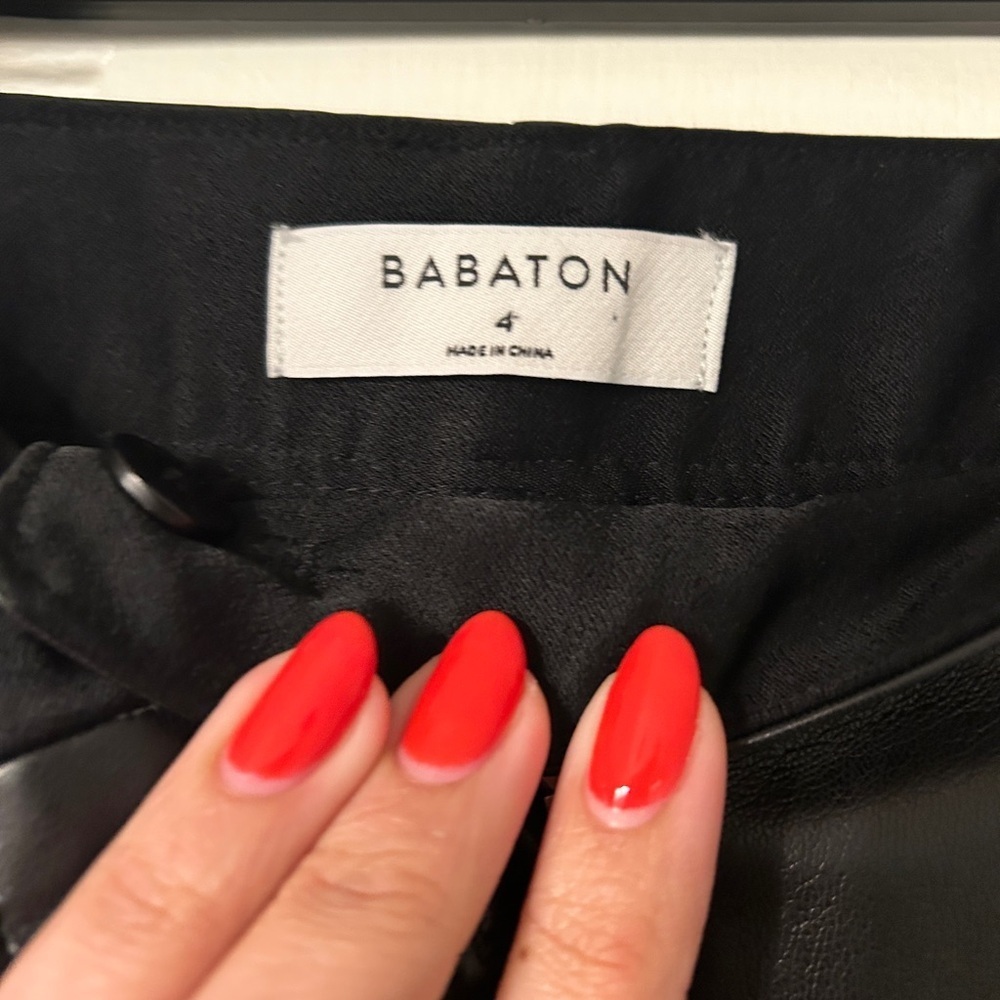 Aritzia Babaton | Hasek Faux Leather Cropped High Waisted Pants - Size 4 - Picture 4 of 8